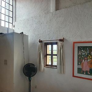 Habitación Pequeña con Cama King